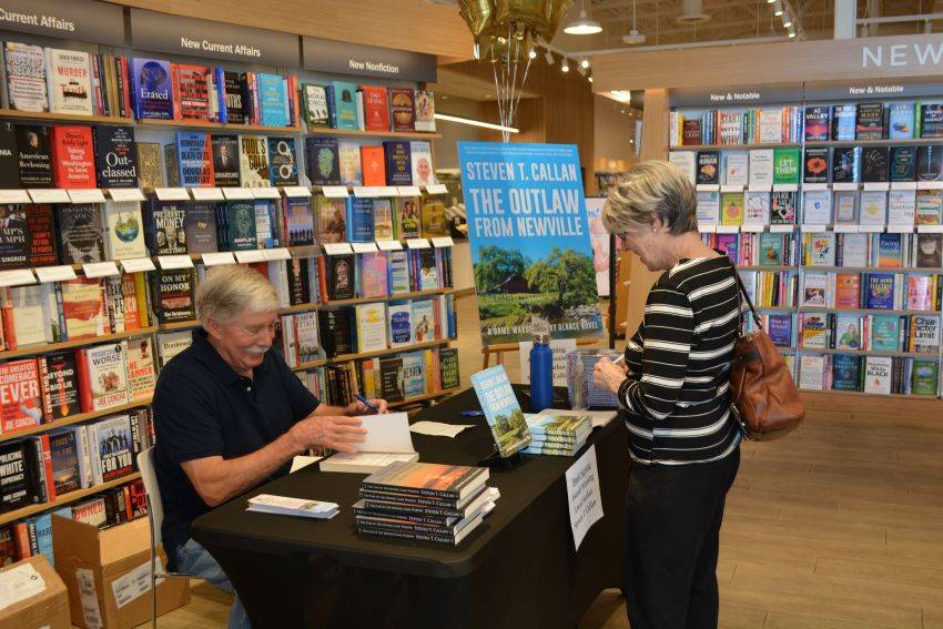 Author Steven T. Callan and friend at his Redding Barnes & Noble book signing to celebrate the release of his new novel, The Outlaw from Newville.