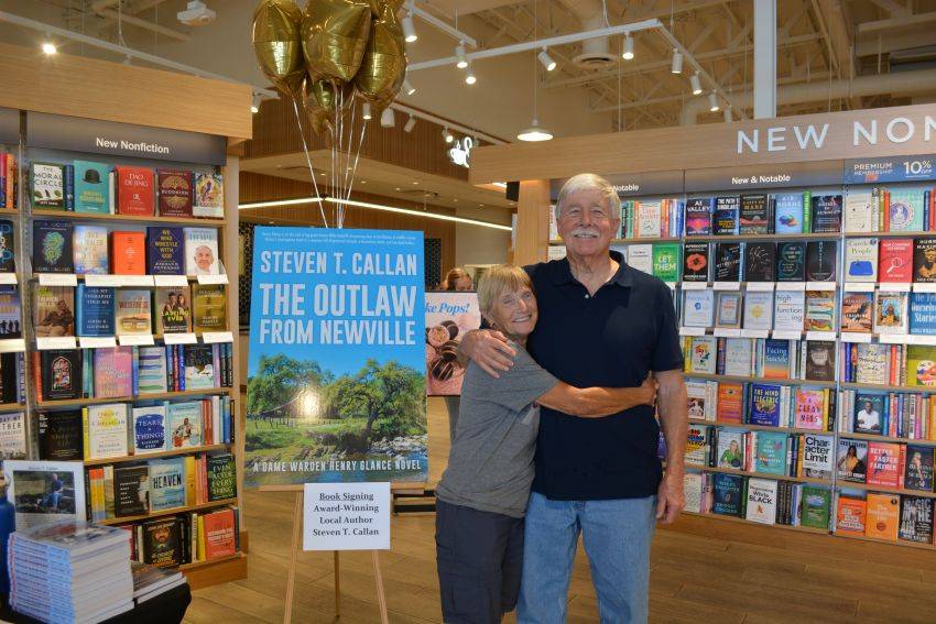 Author Steven T. Callan and friend at his Redding Barnes & Noble book signing to celebrate the release of his new novel, The Outlaw from Newville.