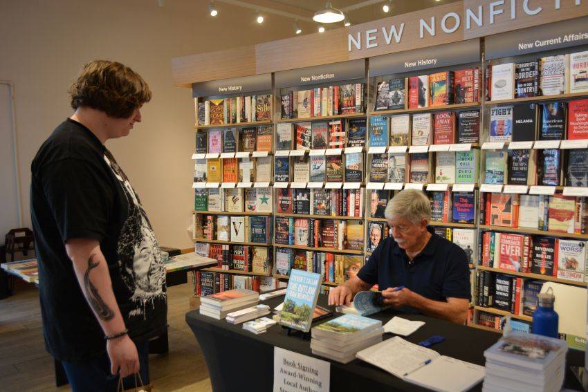 Author Steven T. Callan and friend at his Redding Barnes & Noble book signing to celebrate the release of his new novel, The Outlaw from Newville.